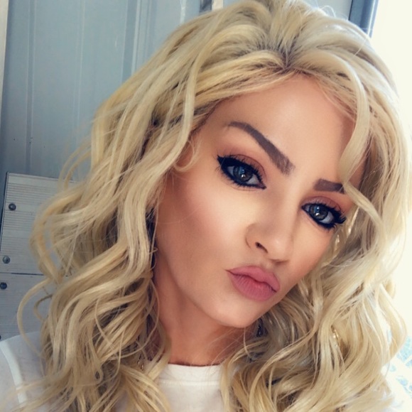 Meet your Posher, Emma - Picture 3 of 8